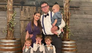 Image of a family of 6
