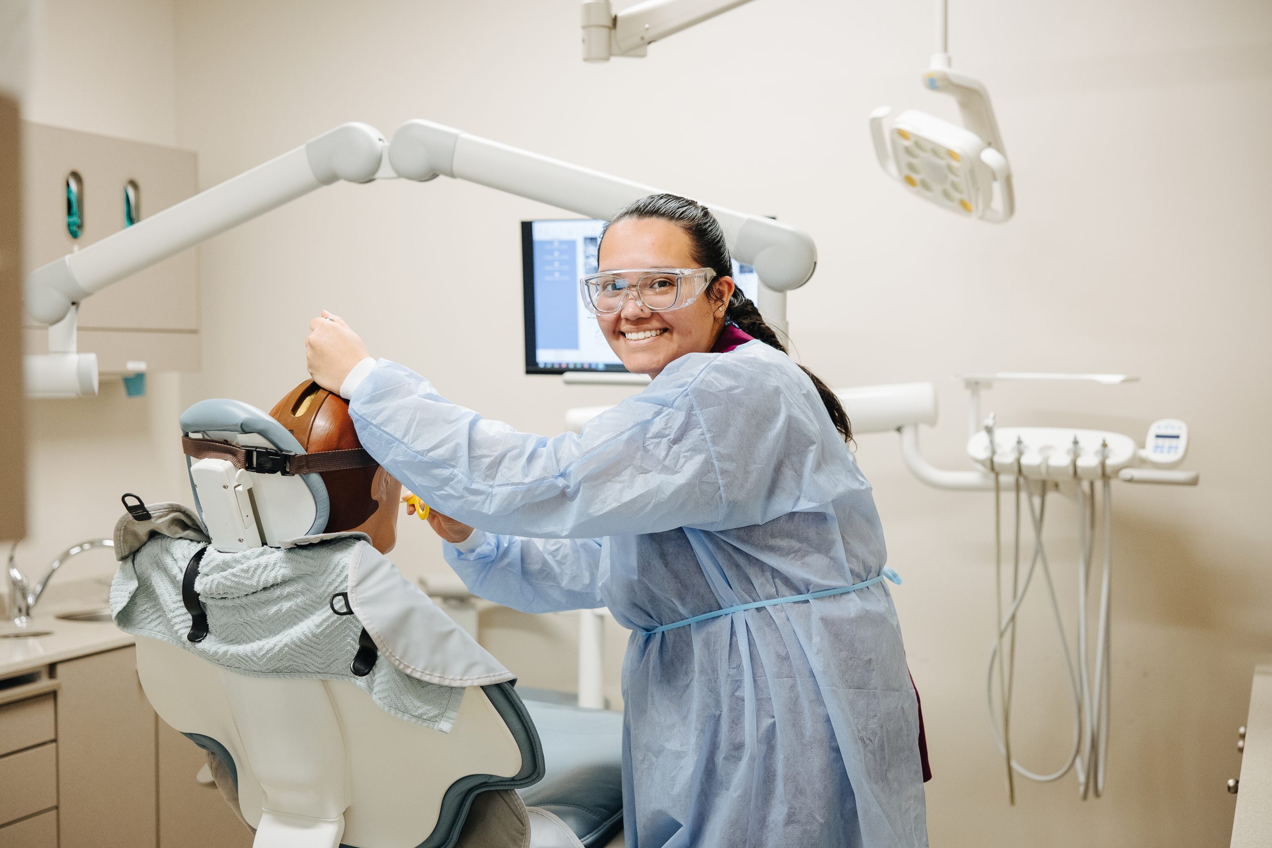 image of dental assisting student